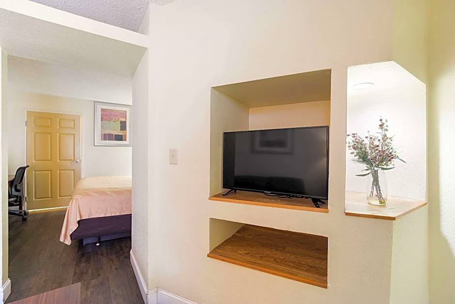 Quality Inn & Suites Conference Center Statesboro Historic District