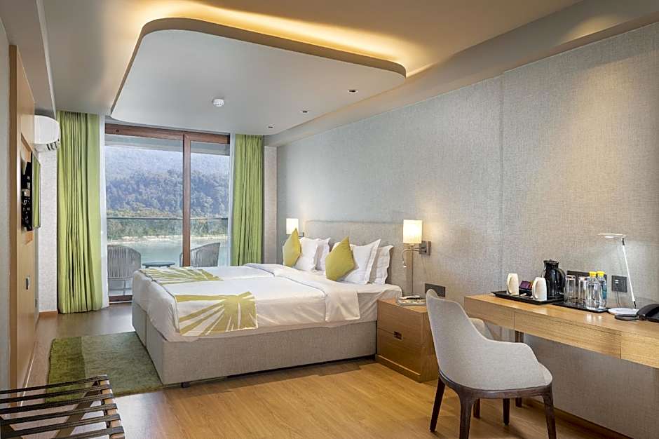 Modi Yoga Retreat - A Luxurious Yoga Retreat on the banks of Ganges