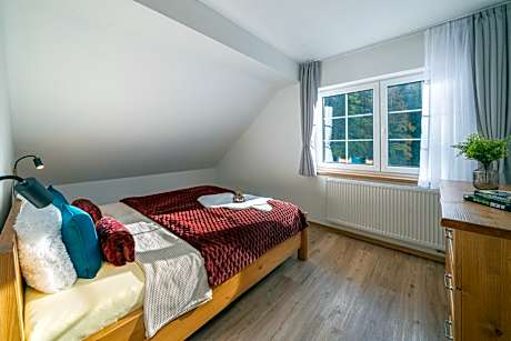 One-Bedroom Apartment with Bath