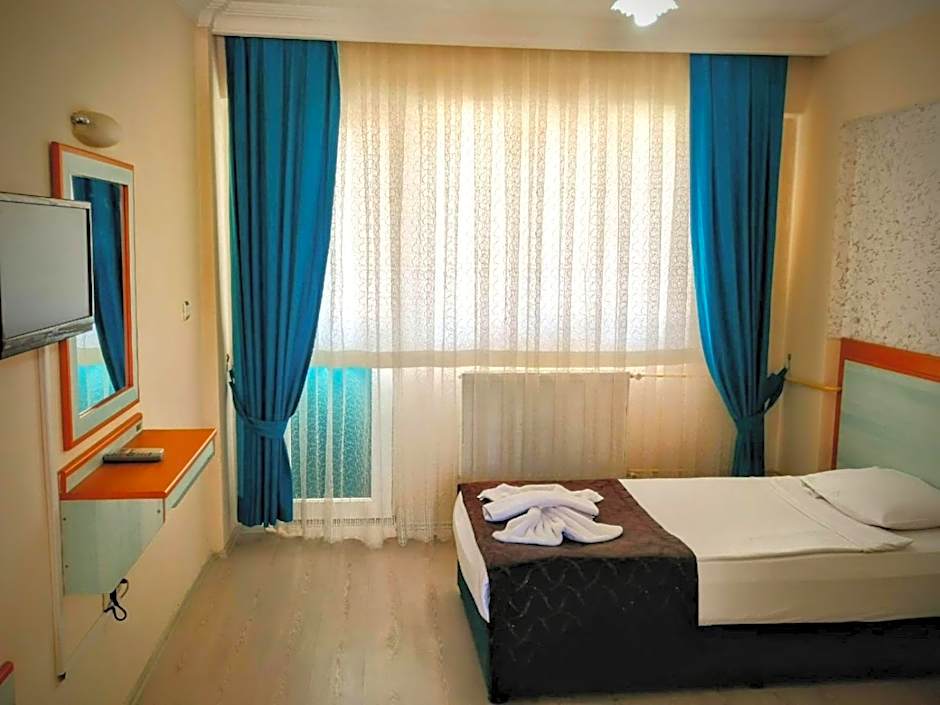 Uyum Hotel