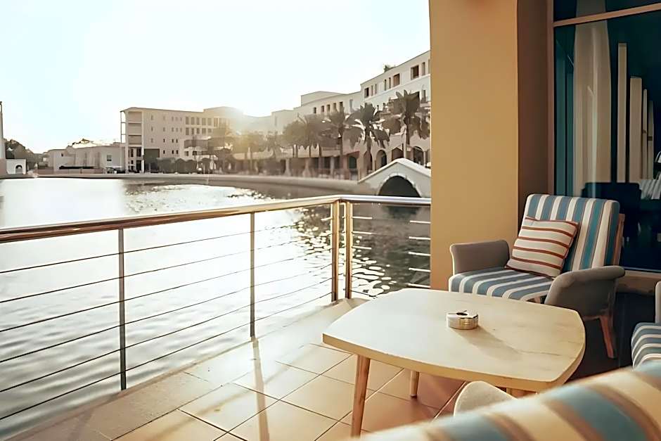 Millennium Lakeview Hotel