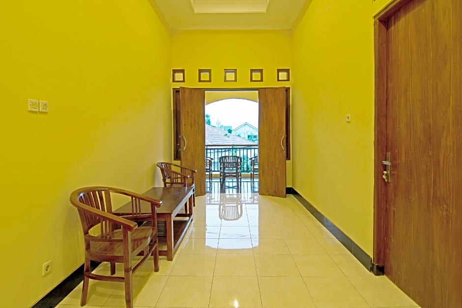 OYO 931 Dara Dewi Homestay