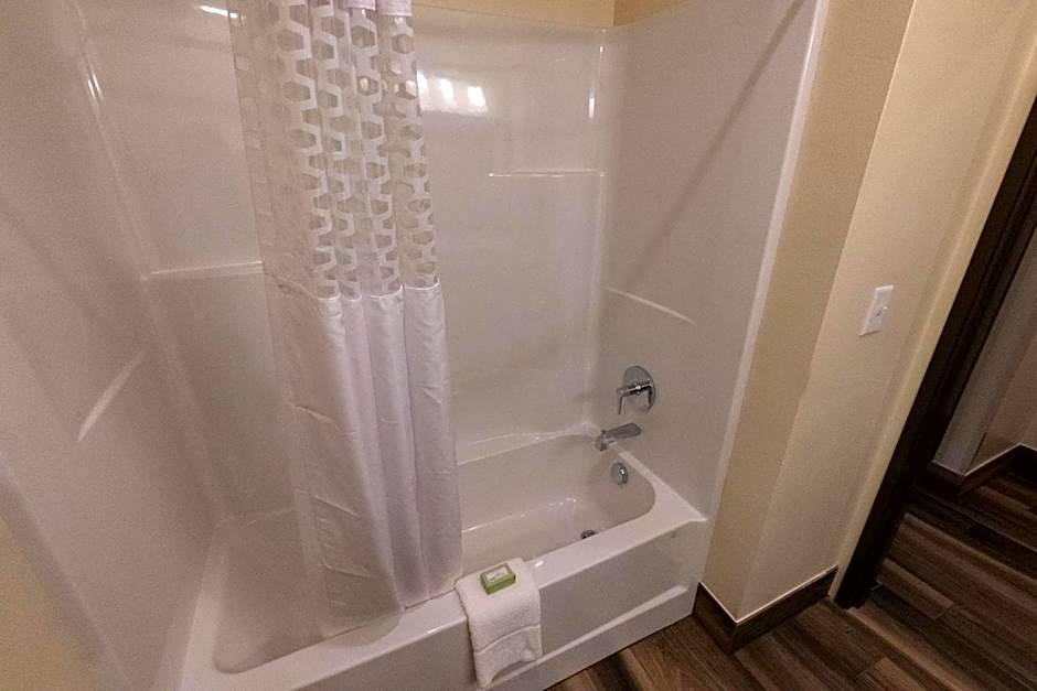 Cobblestone Hotel & Suites-Sheldon