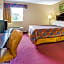 Days Inn & Suites by Wyndham Jeffersonville IN