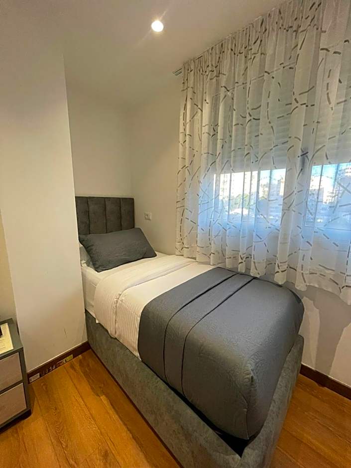 Photo 1 of 4 of Single Room