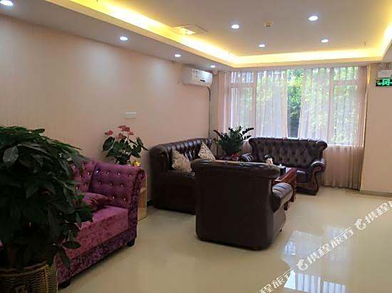 Guangzhou Jinfeng Apartment