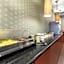 Quality Inn & Suites Charleston - Civic Center