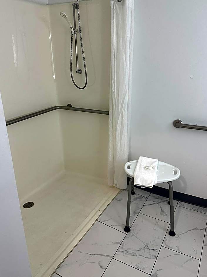Country Inn & Suites by Radisson, Bloomington-Normal West, IL