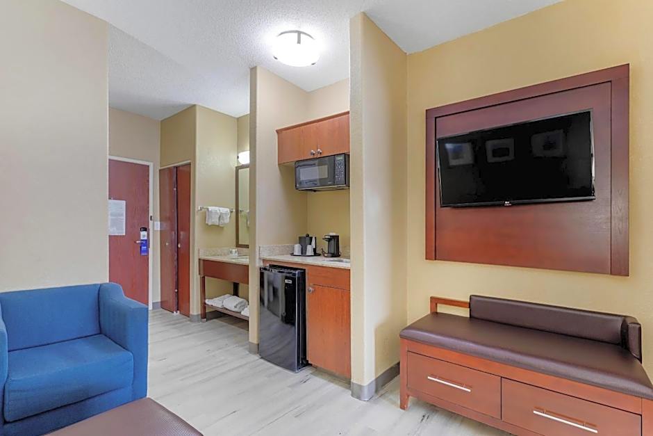 Comfort Suites Lakewood - Denver