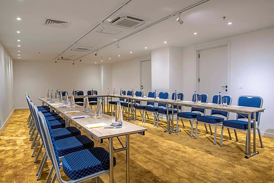 Golden Tulip Design Tbilisi