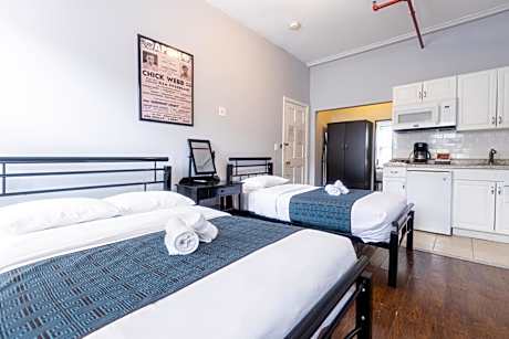 Standard Triple Room with Shared Bathroom