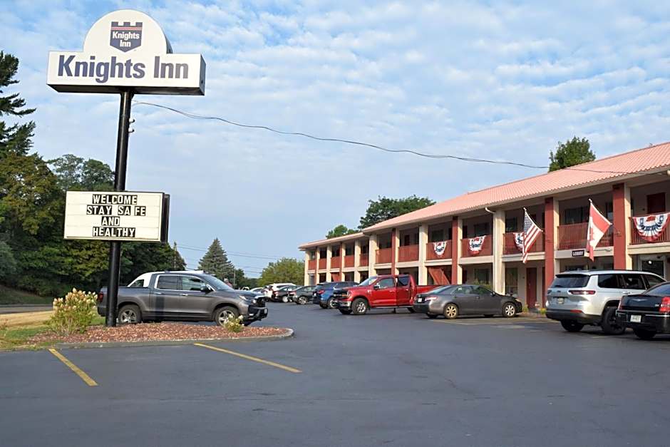 Knights Inn - Oswego, NY