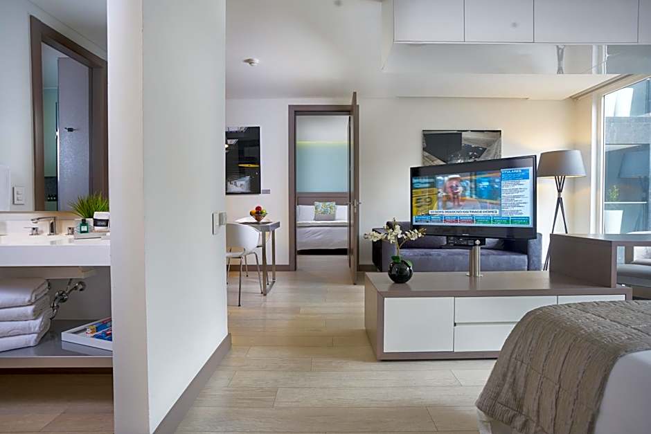 Hotel Bluedoors 100 Luxury Suites by Preferred