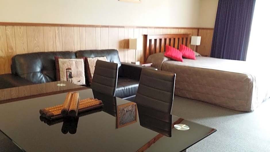Fairy Springs Motel
