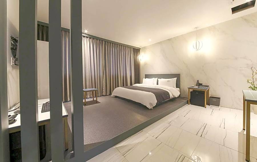 Gimhae Jangyu Stayin Hotel