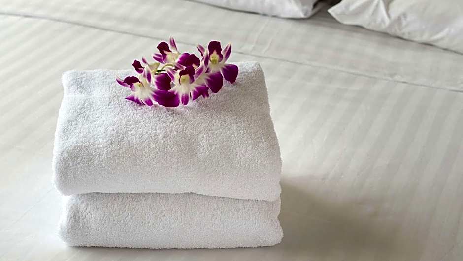 Magnuson Extended Stay and Suites Airport Hotel