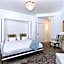 Independence Square 310, Chic, Remodeled Studio w/ Great Location in Aspen, A/C, & Kitchenette