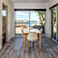 Bay 10 - Suites and Apartments