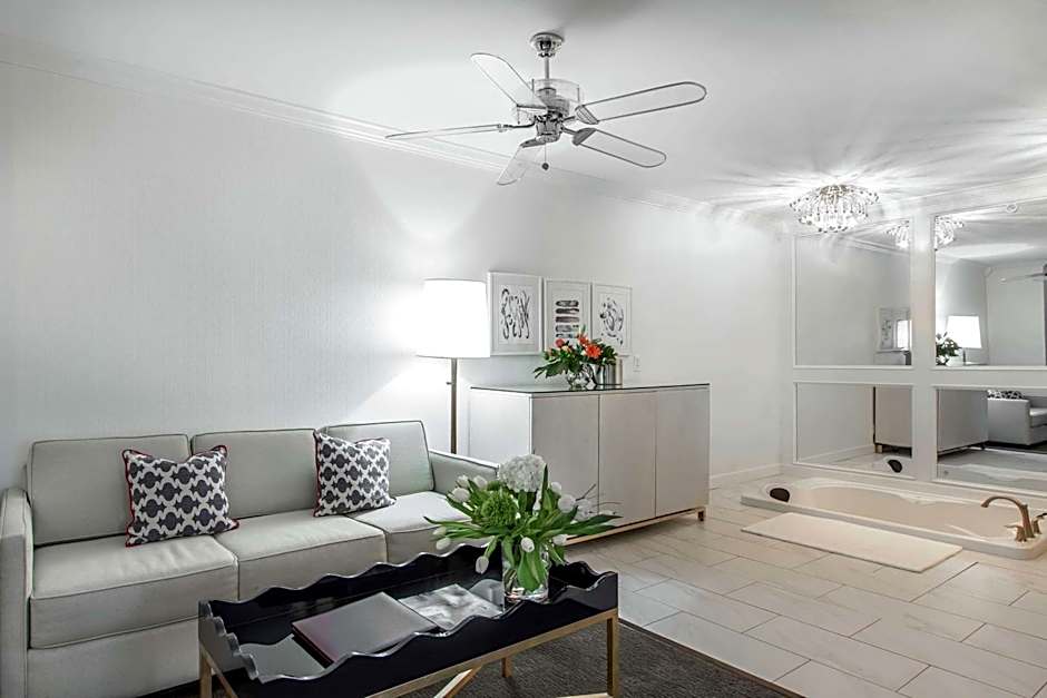 The Burgundy Hotel, Tapestry Collection by Hilton