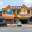 OYO 44072 Mines Cempaka Hotel