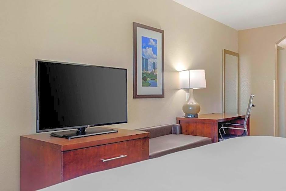 Comfort Suites Benbrook - Fort Worth Southwest