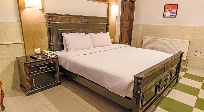 Hotel One Mall Road Murree