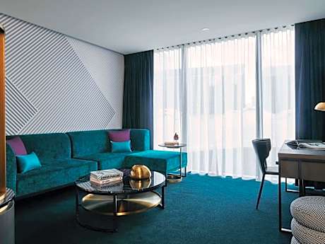 Superior King Suite