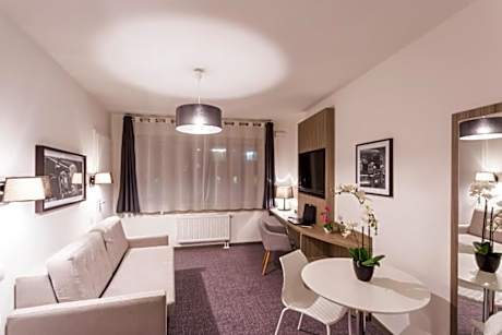 One Bedroom Apartment