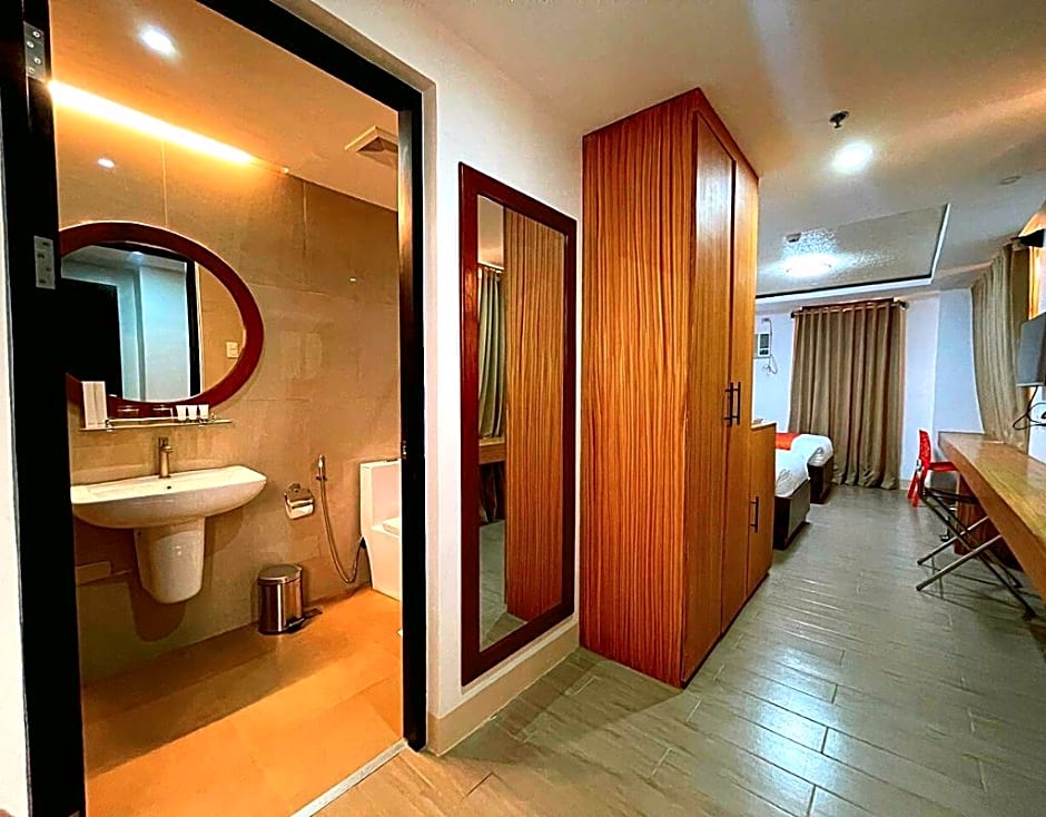 Aya Hotel & Residences