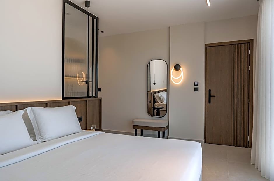 Thelèsi Apartments, 100m from the beach