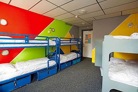 1 person in 32-Bed Dormitory - Mixed