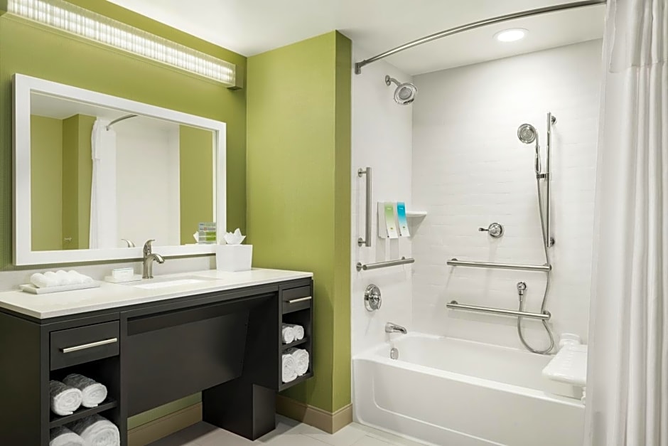 Home2 Suites By Hilton Menomonee Falls Milwaukee