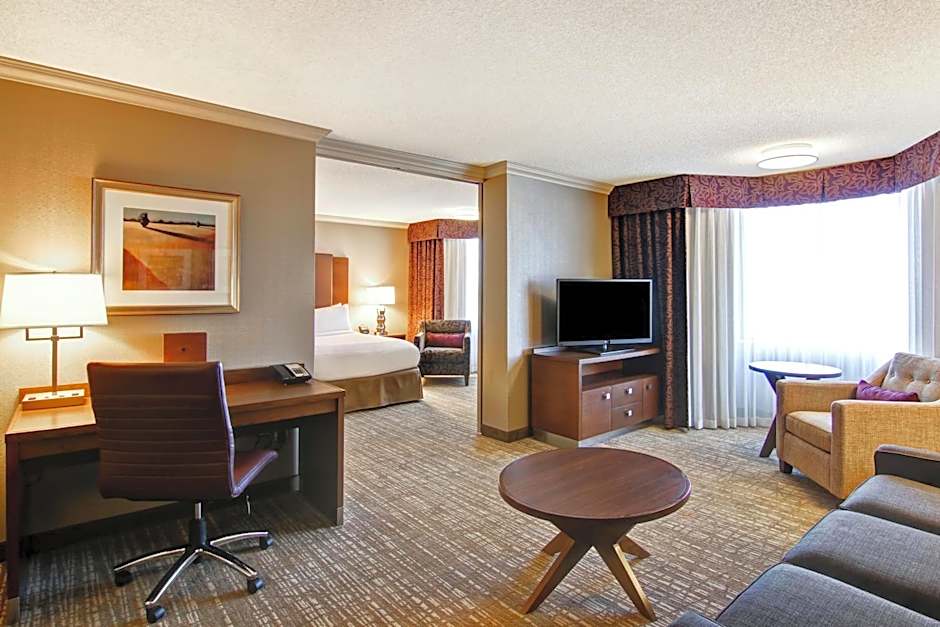 DoubleTree by Hilton West Edmonton