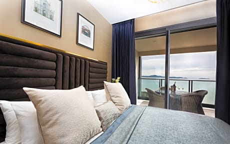 Royal Signature 2 Bedroom Elite Suite, Sea View