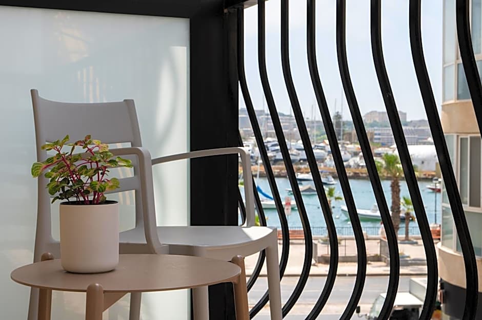 Bayview Hotel by ST Hotels