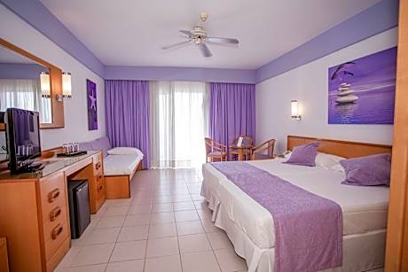 Triple Room with Balcony