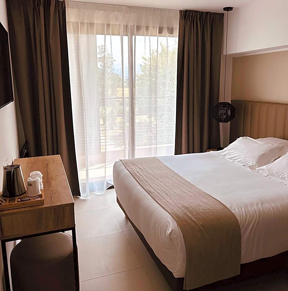 Hôtel Spa Restaurant La Madrague