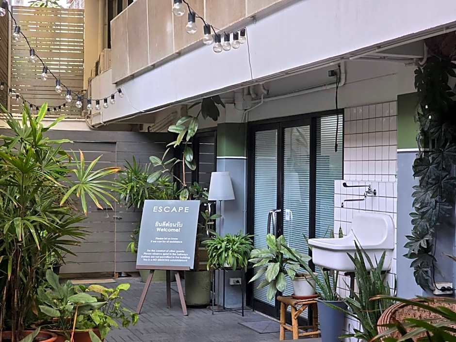 Somewhere to Escape - Hometel