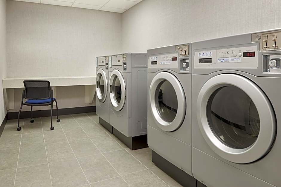 Fairfield by Marriott Niagara Falls, Canada