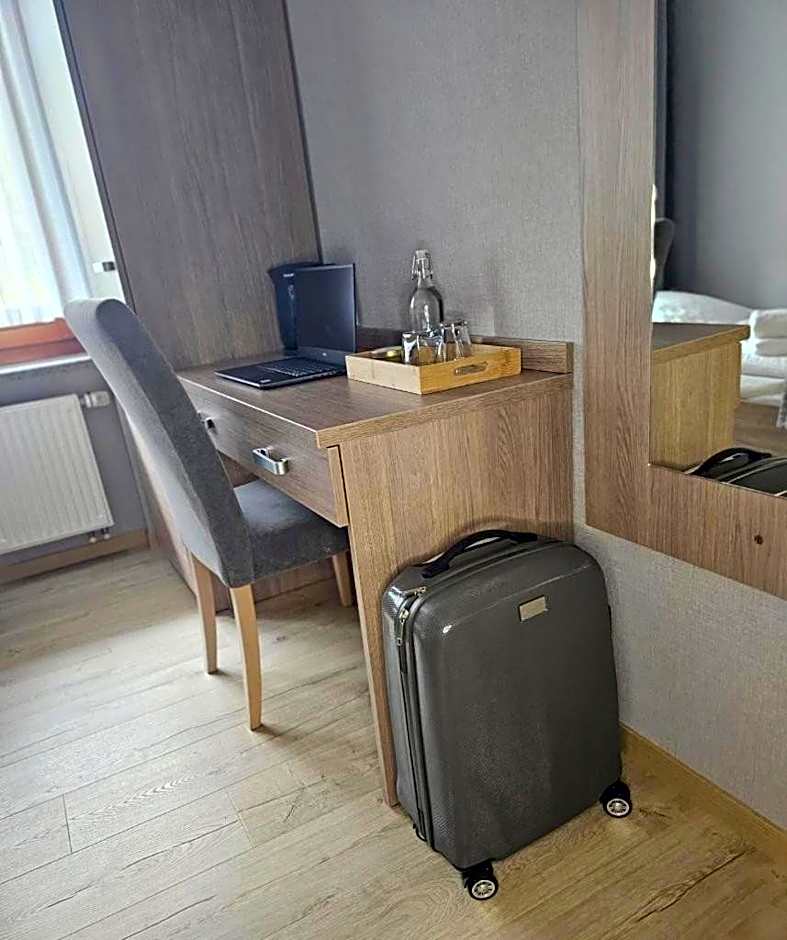 Restauracja i Noclegi Pod Kasztanami