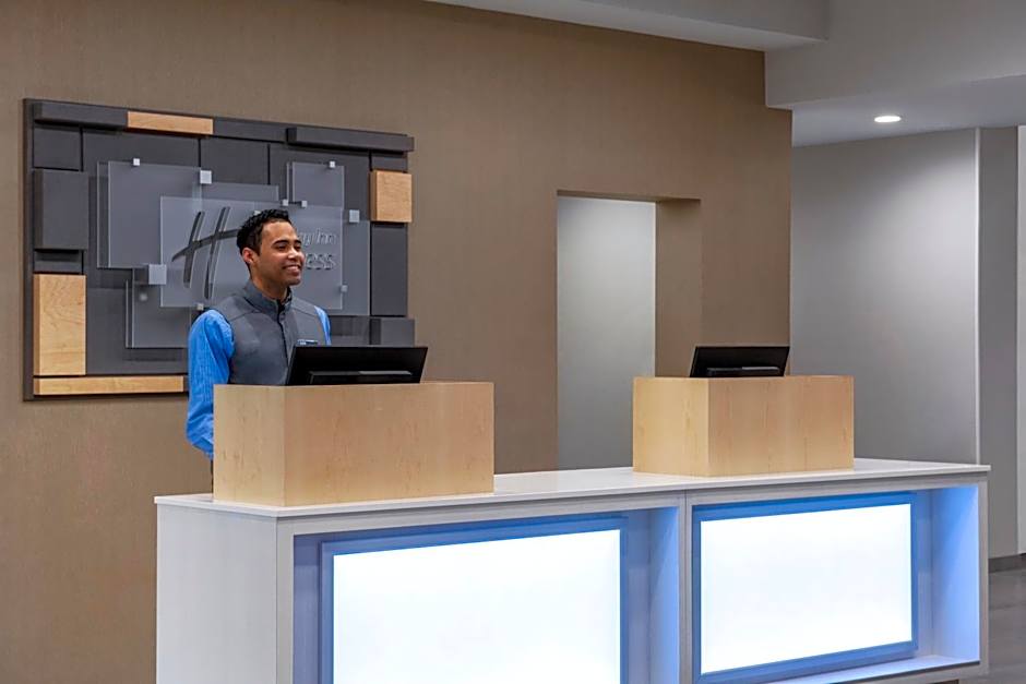 Holiday Inn Express Dumfries By IHG