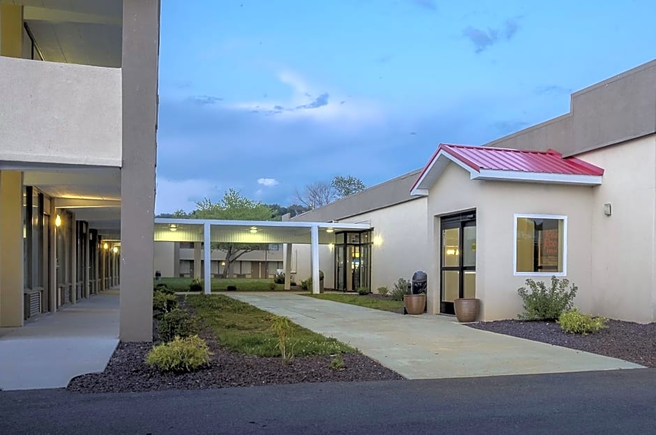 Red Roof Inn Clearfield