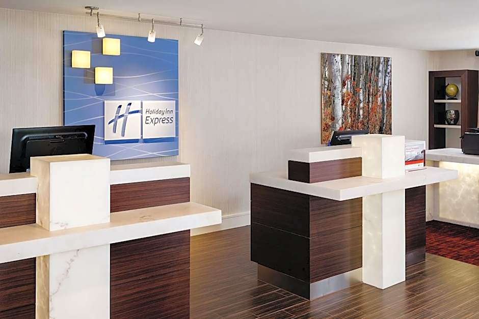 Holiday Inn Express Simi Valley By IHG