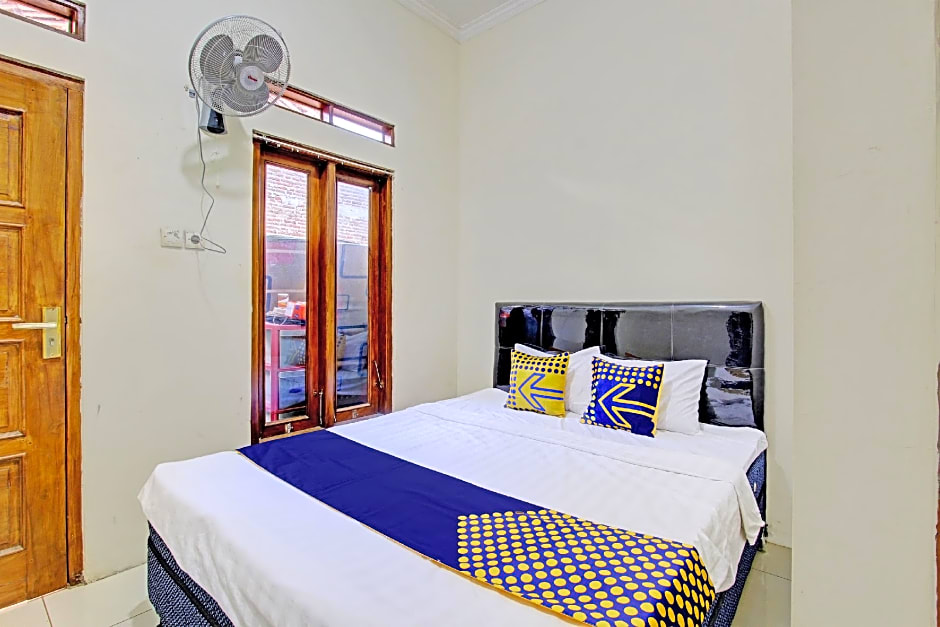 Hotel O Guest House Cemara 1 Syariah