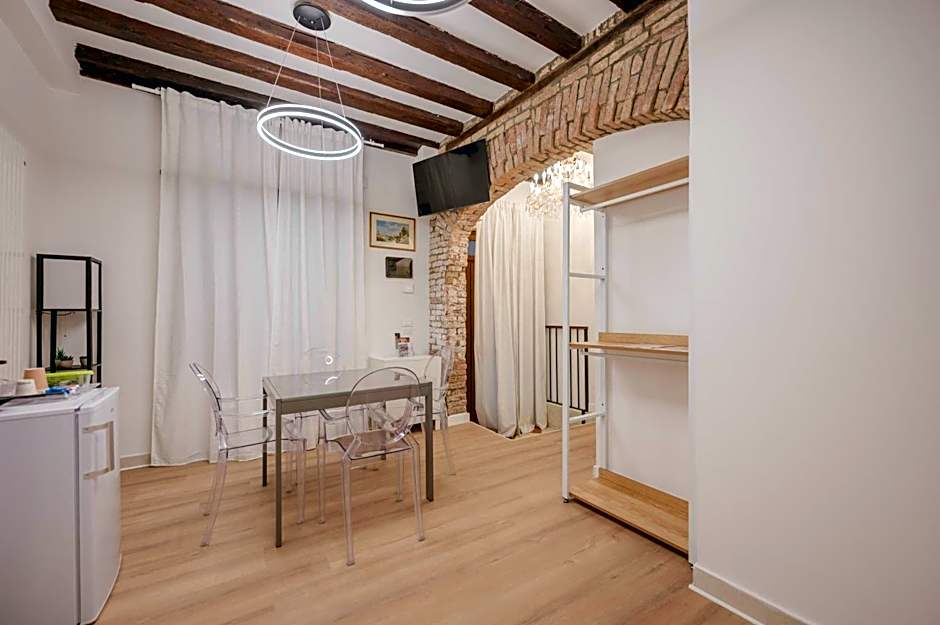 Rialto Suite 707