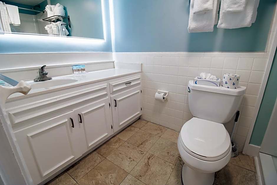 Oceanfront Litchfield Inn