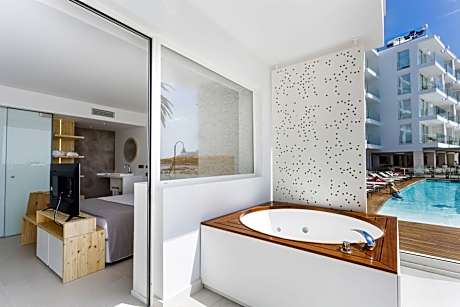 Premium Suite, Pool Access (2 Double Beds)