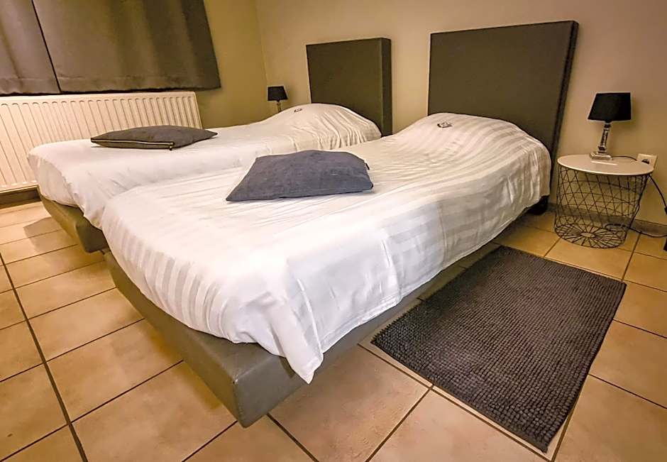 Hotel De Schacht – Genk, AL