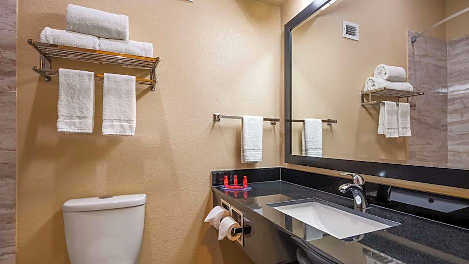 Red Lion Inn & Suites Blue Springs