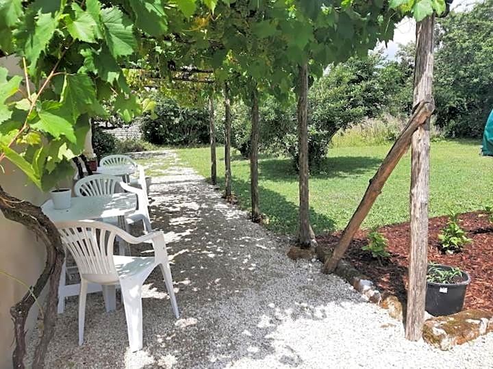Tusson, Charente - Bed & Breakfast - Large King Room